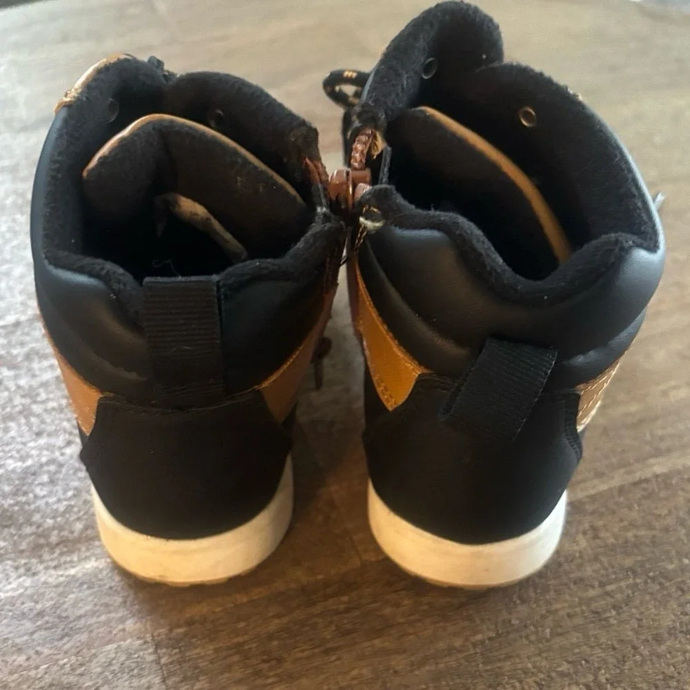 Wonder Nation Kids snow boots size‎ 8